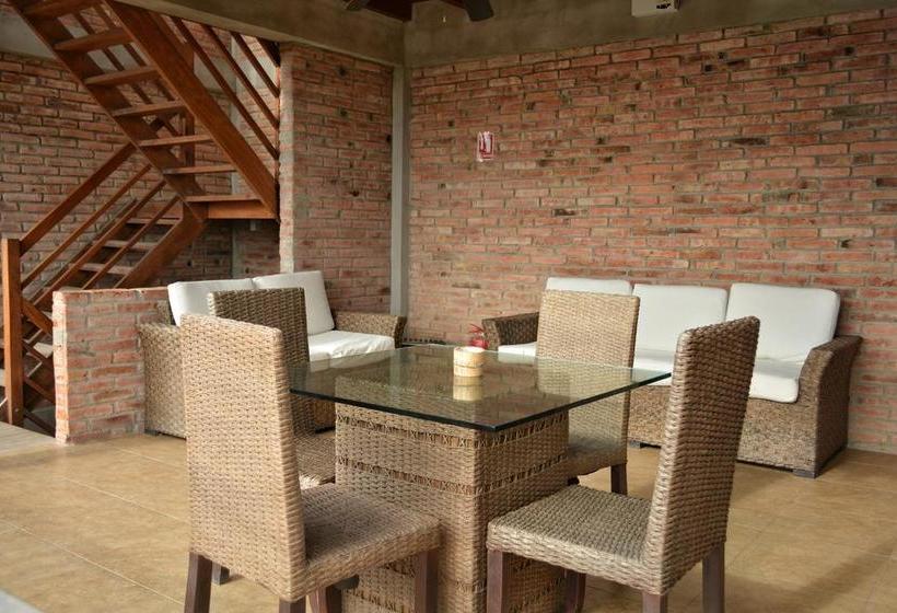 Bed and Breakfast Tavarua | Montañita | Santa Elena | Ecuador 16