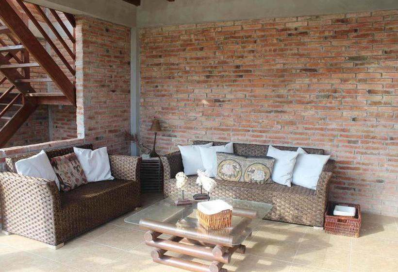 Bed and Breakfast Tavarua | Montañita | Santa Elena | Ecuador 5