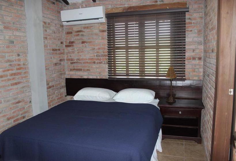 Bed and Breakfast Tavarua | Montañita | Santa Elena | Ecuador 8