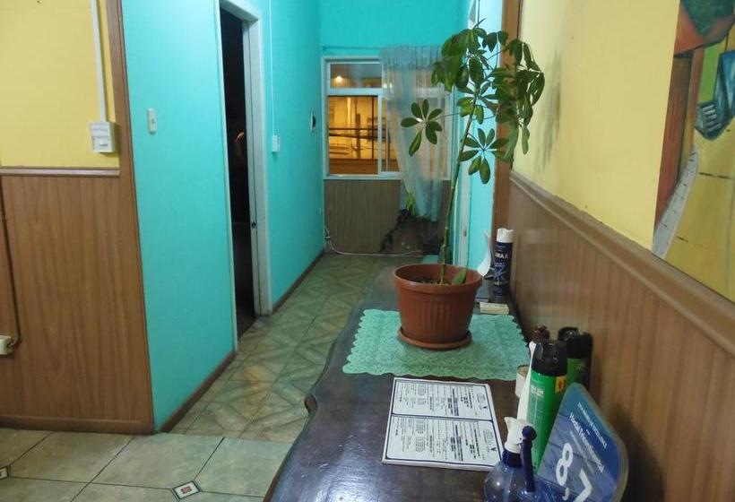 Hostal Tricontinental