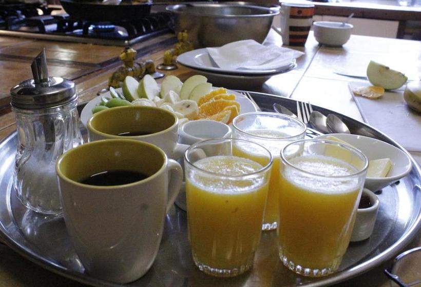 La Casa Roja Hostel | Santiago de Chile | Santiago | Chile 13