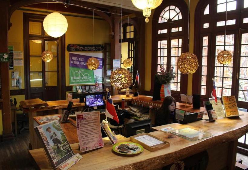 La Casa Roja Hostel | Santiago de Chile | Santiago | Chile 16