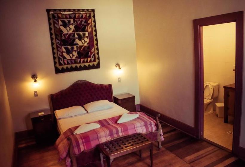 La Casa Roja Hostel | Santiago de Chile | Santiago | Chile 8