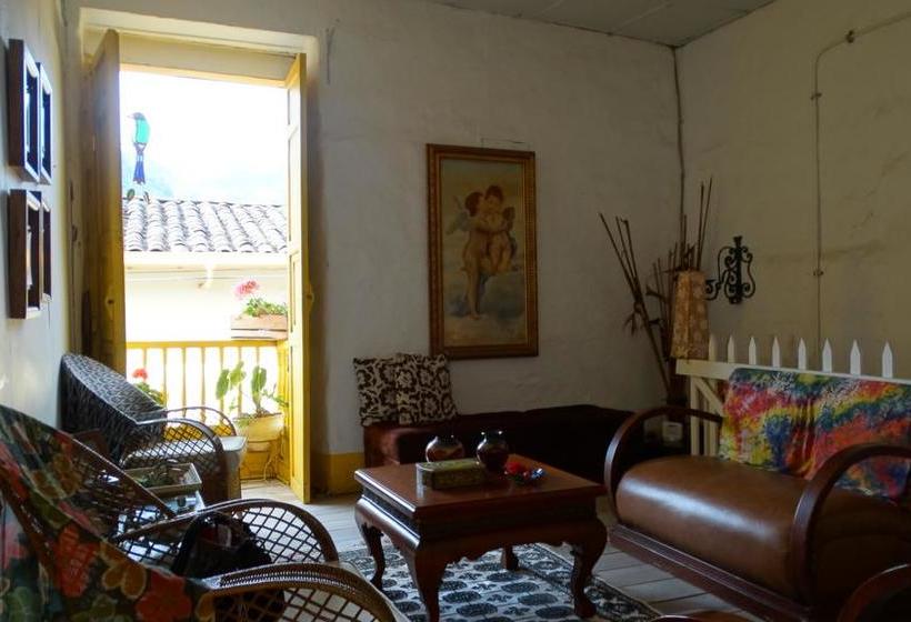 Bed and Breakfast La Casa Amarilla | Jardín | Antioquia | Colombia 10