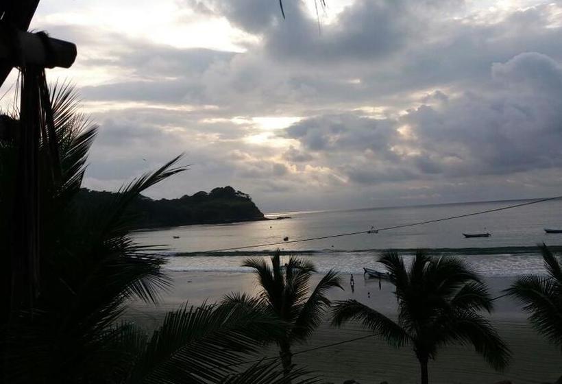 Hotel Casa Coral Mompiche Esmeraldas