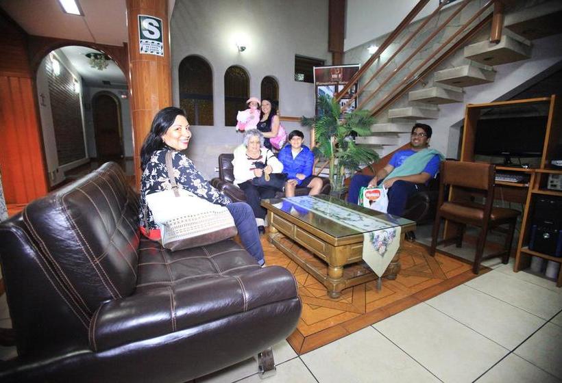 Hotel Roble 18 Tacna