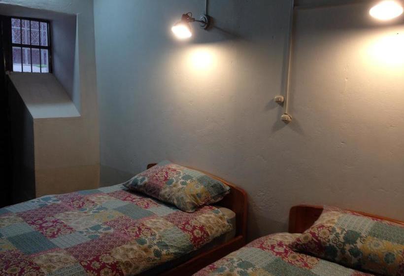 Hostel Chacha International