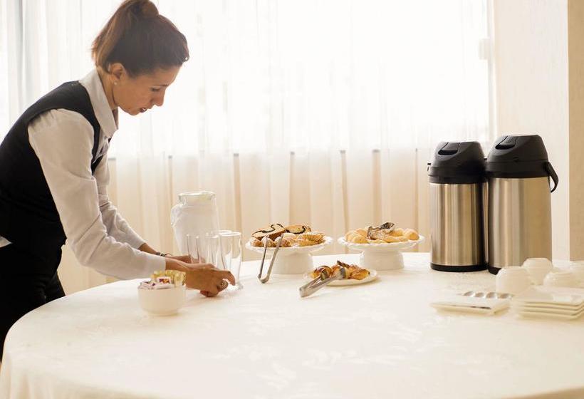 Hotel Howard Johnson Ciudad Del Este | Ciudad del Este | Paraguay | América del Sur 13