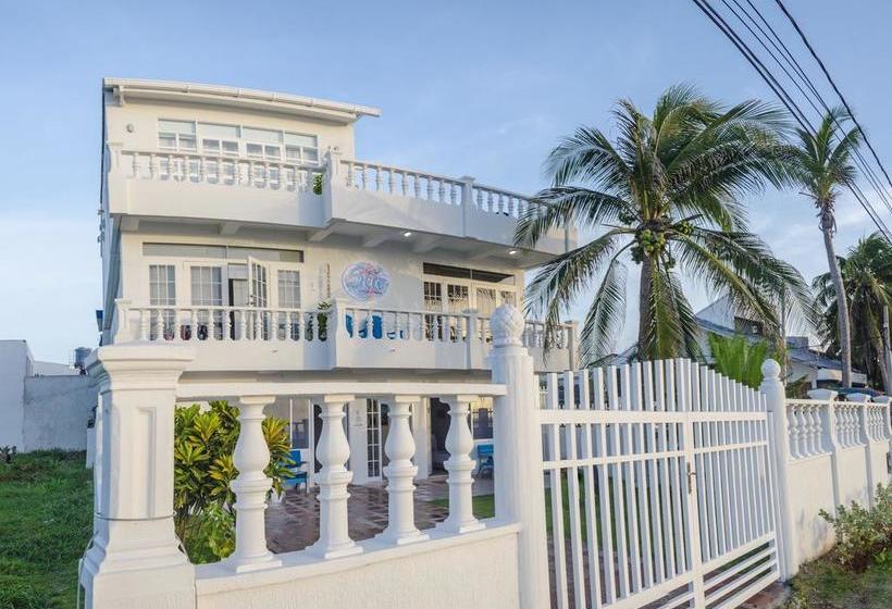 Bed and Breakfast By The Sea Guest House San Andrés San Andres y Providencia