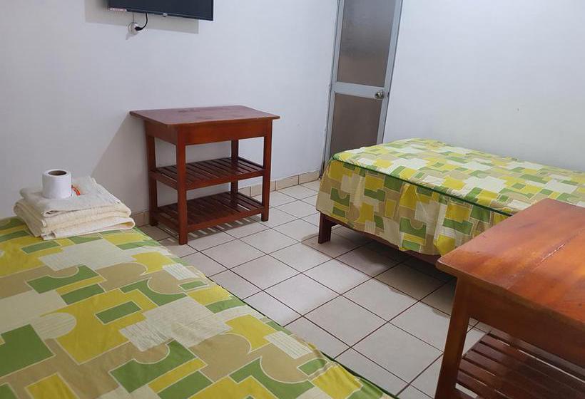 Hotel Hospedaje Español | Puerto Maldonado | Tambopata | Perú 3