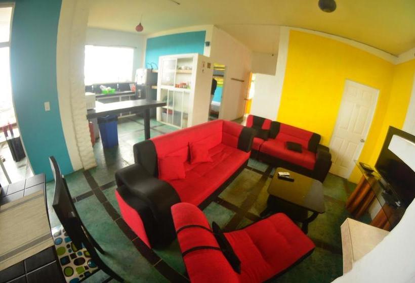 Kiwi Hostel Montanita | Montañita | Santa Elena | Ecuador 1