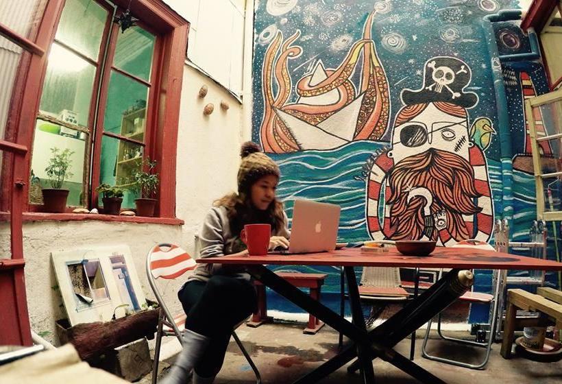 Bed and Breakfast Hostal Del Pirata