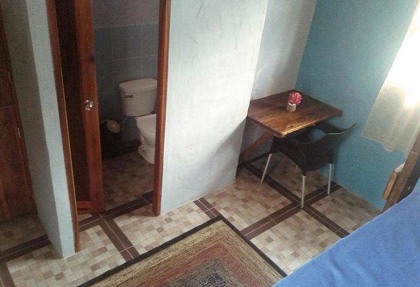 Albergue Mary Fun | Montañita | Santa Elena | Ecuador 3