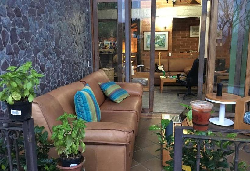 Bed and Breakfast Casa California Medellín Sabaneta