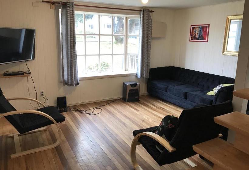 Wanderlux Hostel | Puerto Varas | Los Lagos | Chile 8