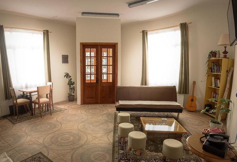 Albergue Sol De Invierno Backpackers | Punta Arenas | Magallanes y Antartica | Chile 3