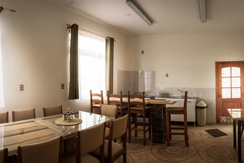 Albergue Sol De Invierno Backpackers | Punta Arenas | Magallanes y Antartica | Chile 9