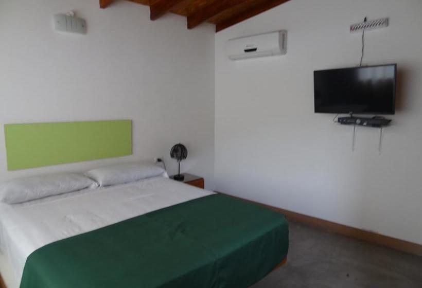 Akas Hotel Apartamentos | Canoas de Punta Sal | Contralmirante Villar | Perú 4