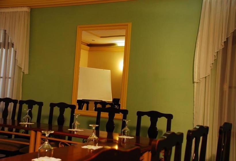 Hotel El Salvador | Tarija | Bolivia | América del Sur 13