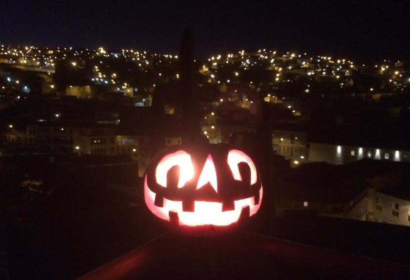 Albergue Hostal Casa De Mouat | Valparaíso | Valparaiso | Chile 13