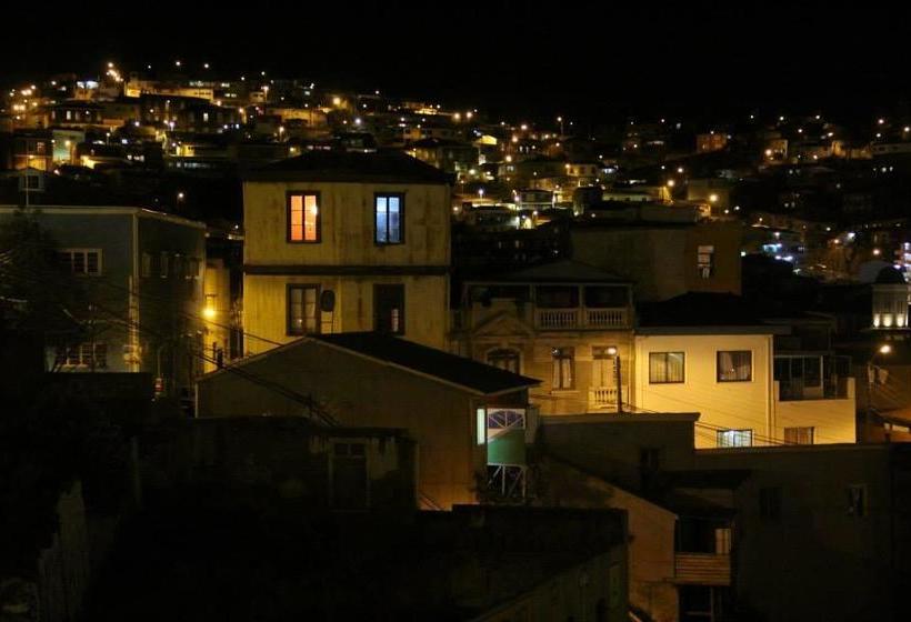 Albergue Hostal Casa De Mouat | Valparaíso | Valparaiso | Chile 18