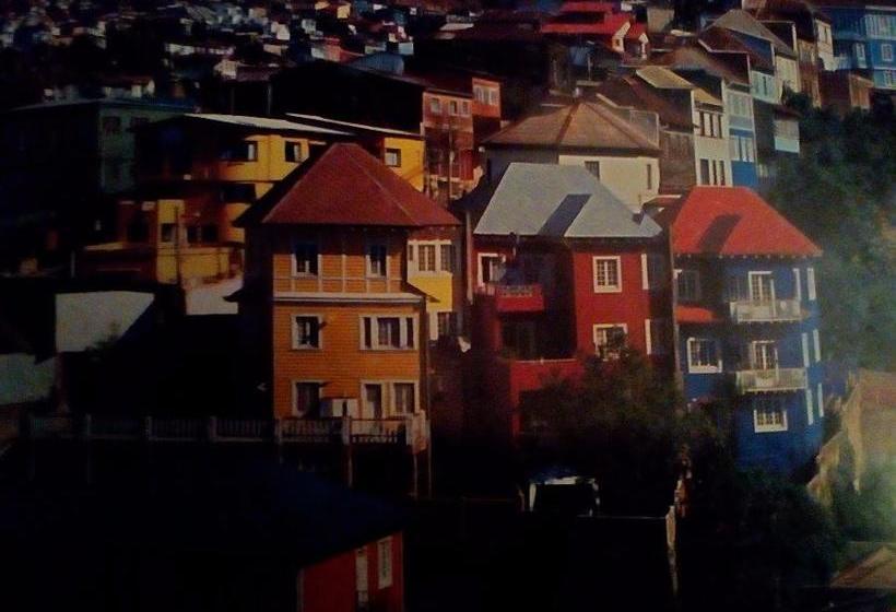 Albergue Hostal Casa De Mouat | Valparaíso | Valparaiso | Chile 6