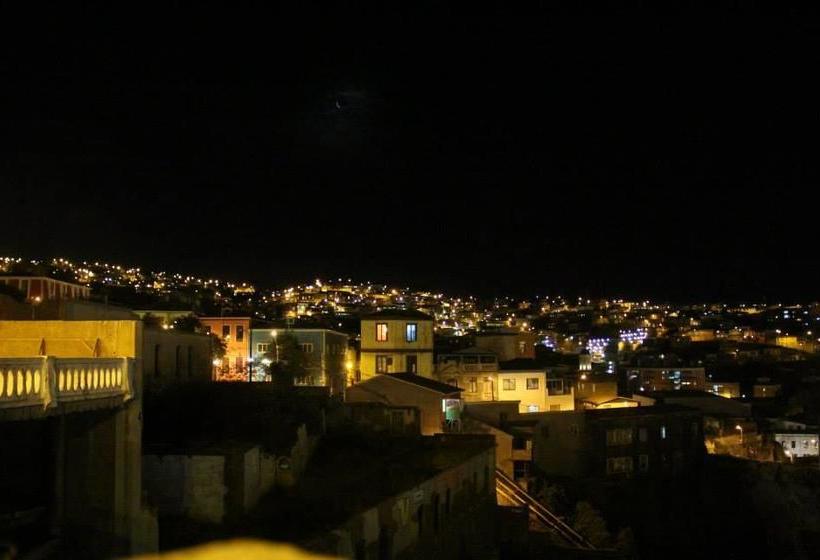 Albergue Hostal Casa De Mouat | Valparaíso | Valparaiso | Chile 7