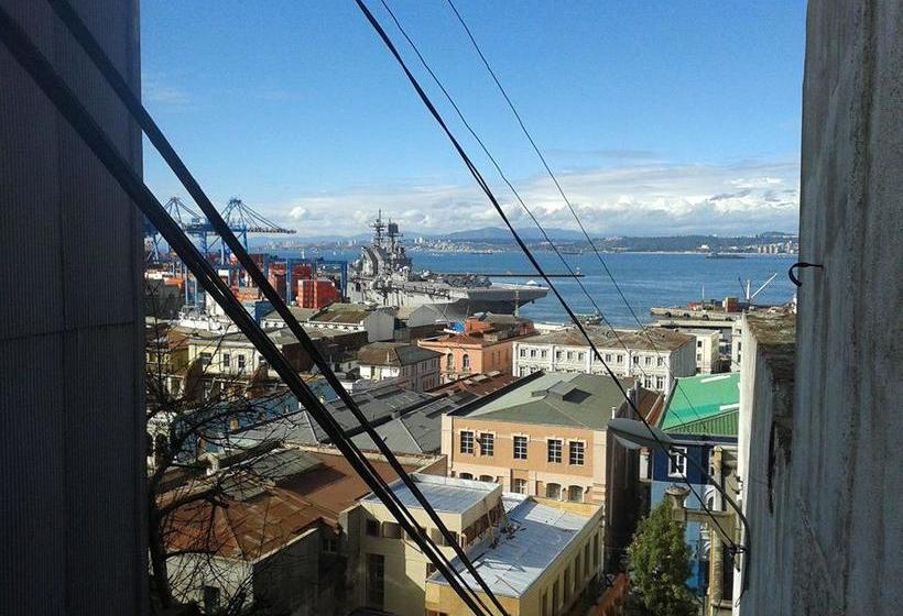 Albergue Hostal Casa De Mouat | Valparaíso | Valparaiso | Chile 8