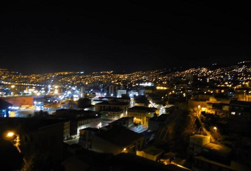 Bed and Breakfast The Yellow House | Valparaíso | Valparaiso | Chile 4