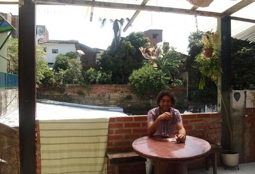 Albergue Hostal Casa Amarilla | Cali | Valle del Cauca | Colombia 10