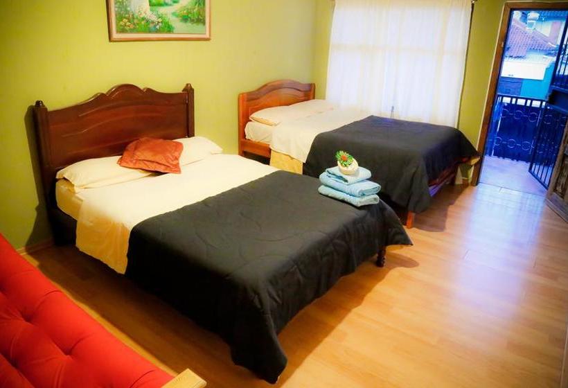 Hotel Blue House Youth Hostel | Quito | Pichincha | Ecuador 12