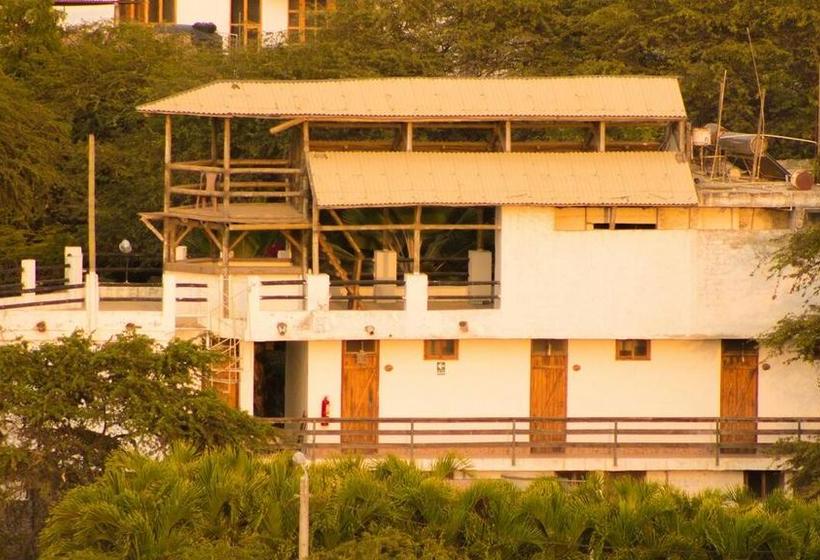 Hotel El Bucanero | Canoas de Punta Sal | Contralmirante Villar | Perú 13