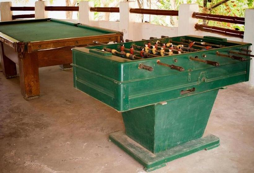 Hotel El Bucanero | Canoas de Punta Sal | Contralmirante Villar | Perú 14