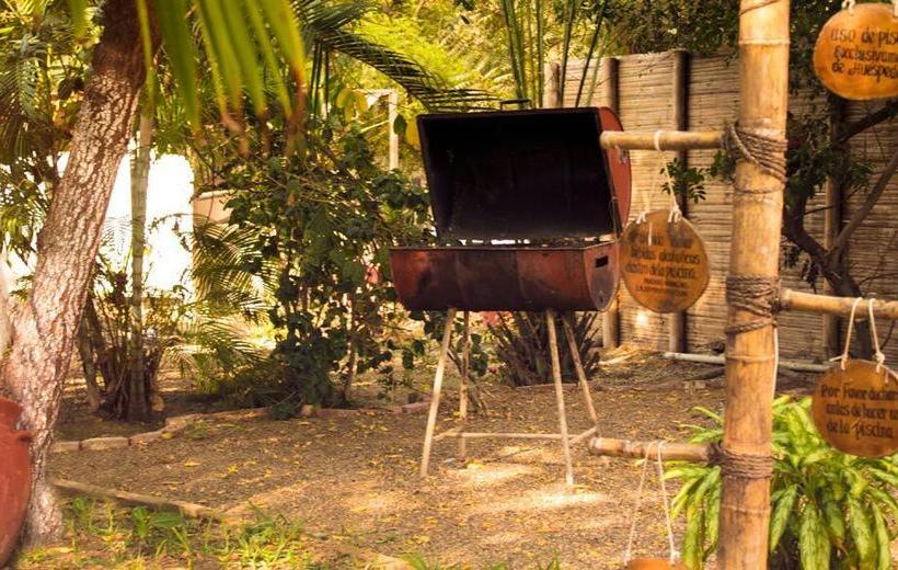 Hotel El Bucanero | Canoas de Punta Sal | Contralmirante Villar | Perú 17