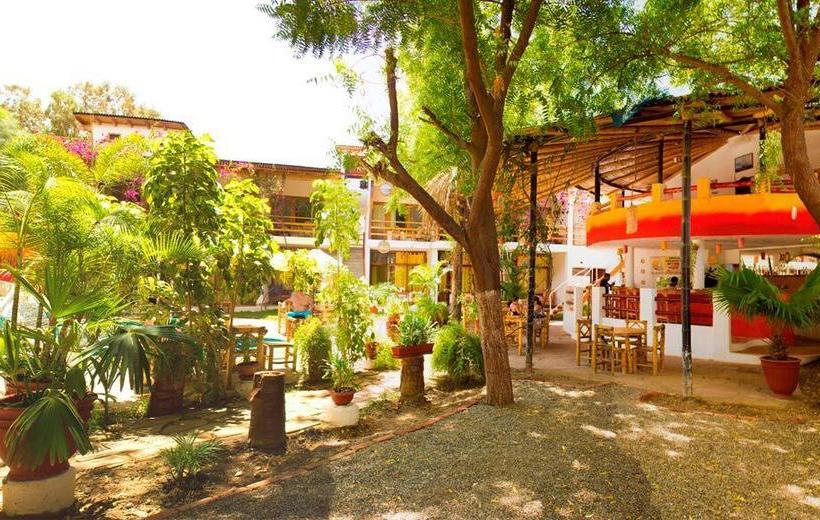 Hotel El Bucanero | Canoas de Punta Sal | Contralmirante Villar | Perú 19