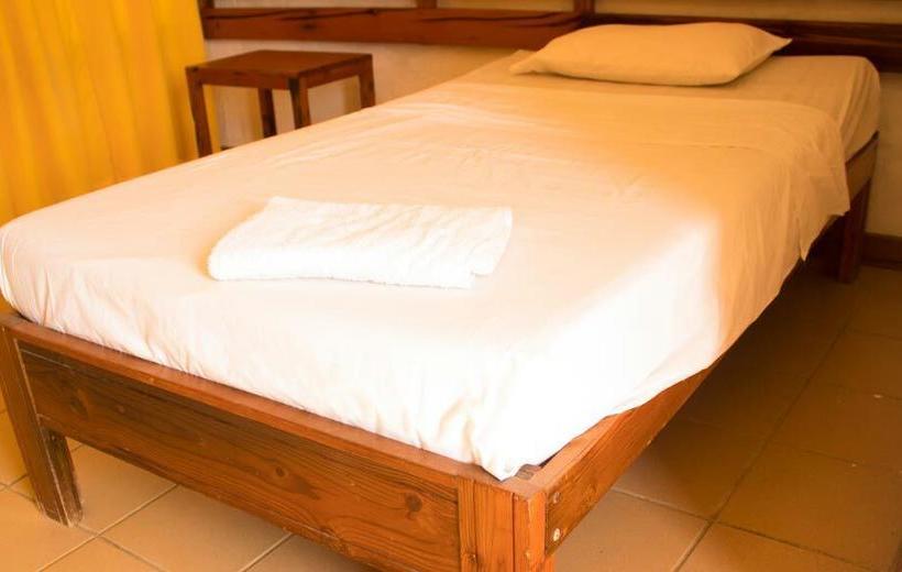 Hotel El Bucanero | Canoas de Punta Sal | Contralmirante Villar | Perú 2