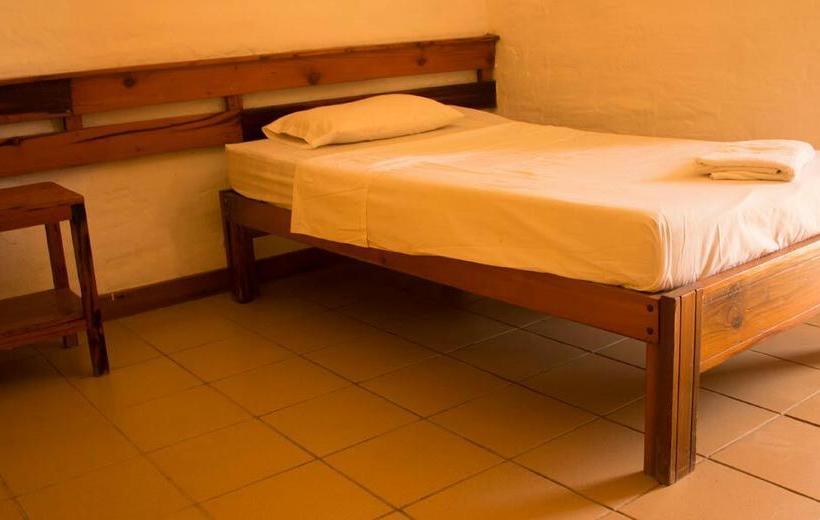 Hotel El Bucanero | Canoas de Punta Sal | Contralmirante Villar | Perú 20