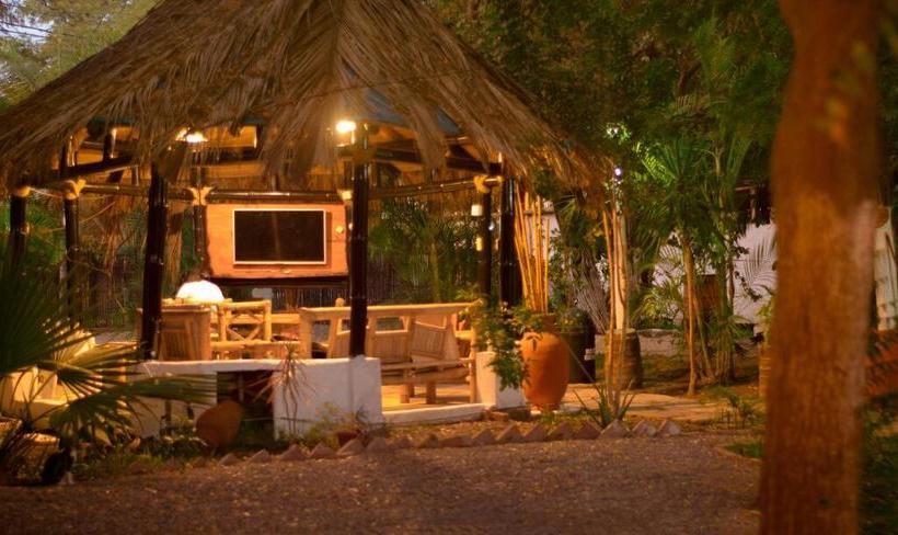 Hotel El Bucanero | Canoas de Punta Sal | Contralmirante Villar | Perú 9