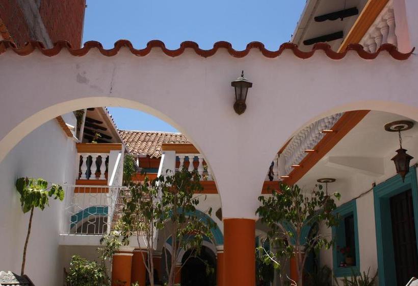 7 Patas Hostel | Sucre | Bolivia | América del Sur 5