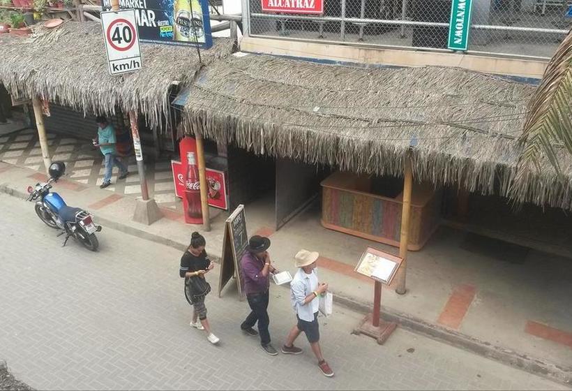 Hotel Hostel Flight Montañita | Montañita | Santa Elena | Ecuador 3