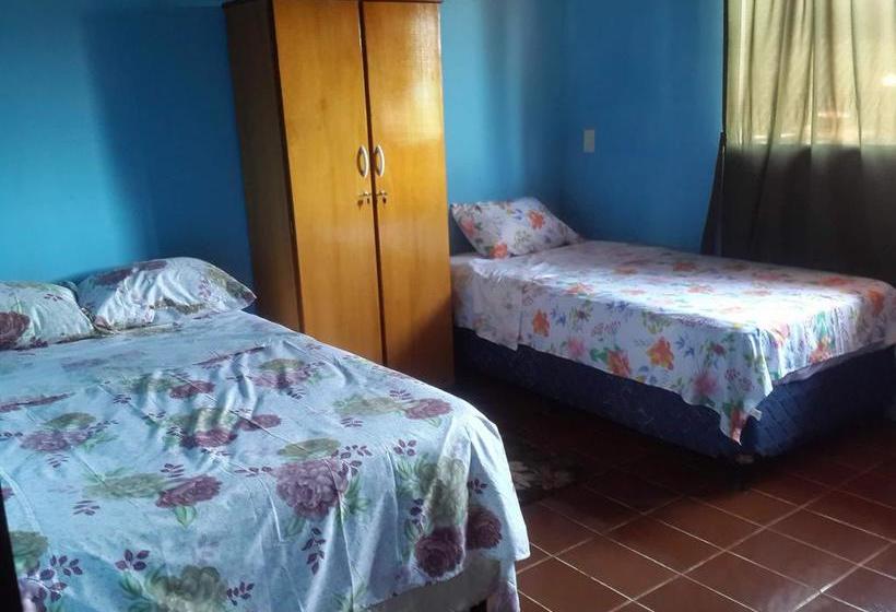 Albergue Hostal Posada Casa Grande 2 | Encarnacion | Paraguay | América del Sur 18