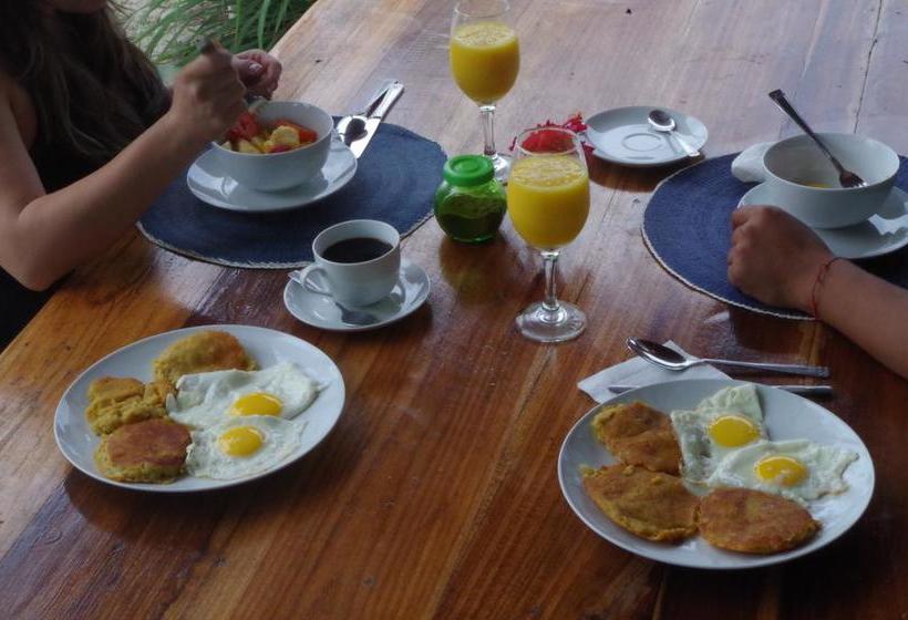 Hotel Jardin Pacifico Bungalow Room | Canoa | Manabi | Ecuador 10