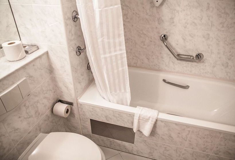 Dillon's Hotel | Letterkenny | Donegal | Ireland 9