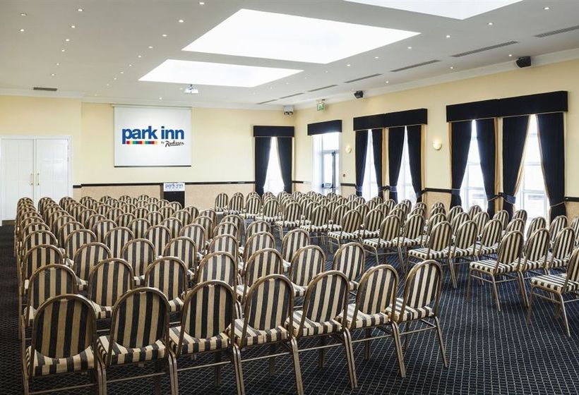 Park Inn by Radisson Shannon Airport Hotel | Shannon | Clare | Ireland 3