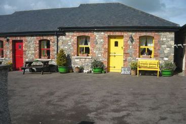 Hotel Slane Farm Hostel | Slane | Meath | Ireland 3