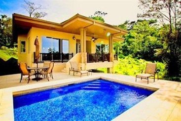 Hotel Red Frog Beach Rainforest Resort & Marina