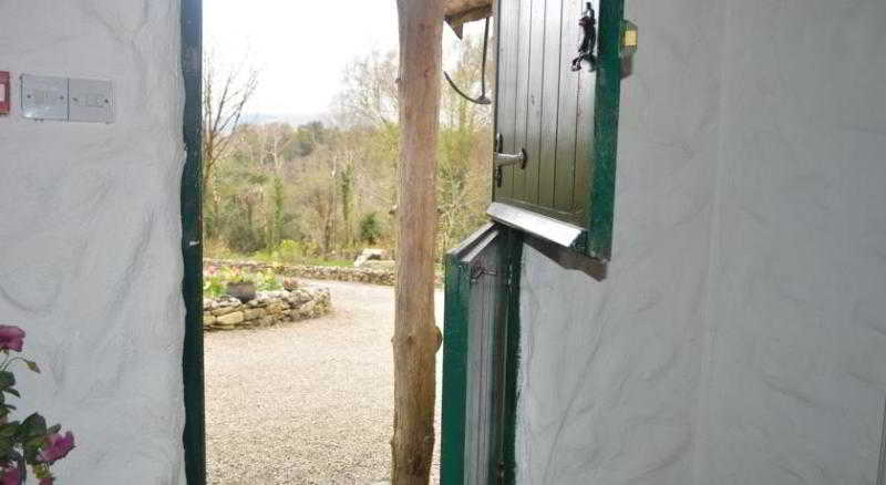 Bed and Breakfast Lissyclearig Thatch Cottage | Kenmare | Kerry | Ireland 1