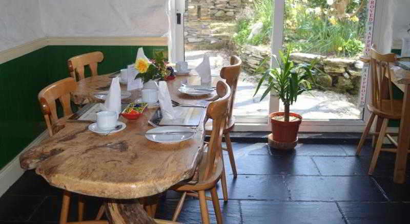 Bed and Breakfast Lissyclearig Thatch Cottage | Kenmare | Kerry | Ireland 7