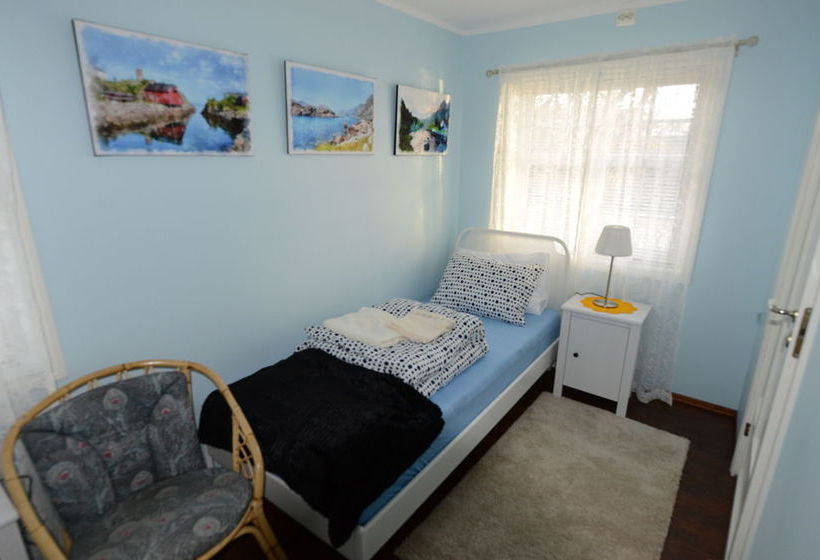 Dragon Villa Reine | Moskenesoy | Nordland | Norway 2