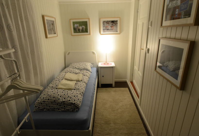 Dragon Villa Reine | Moskenesoy | Nordland | Norway 3